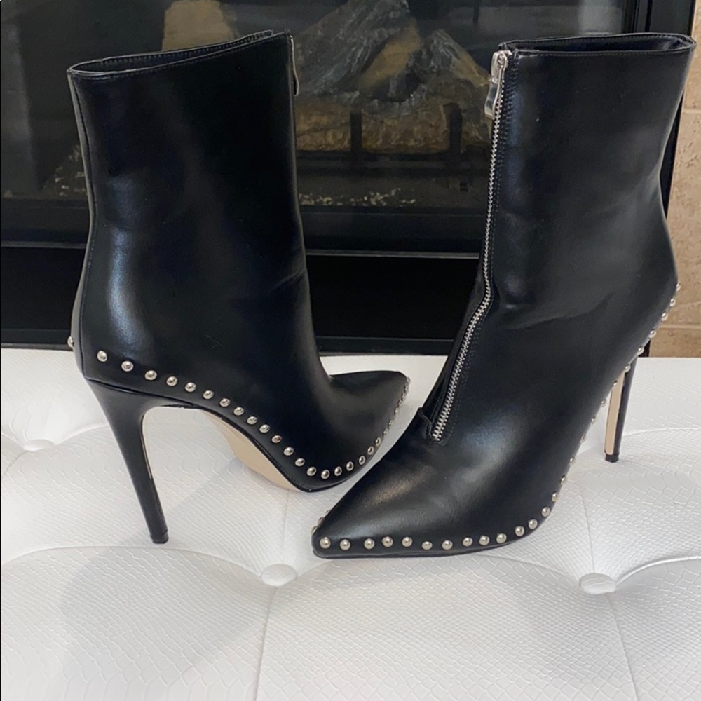 Thoraya Bootie